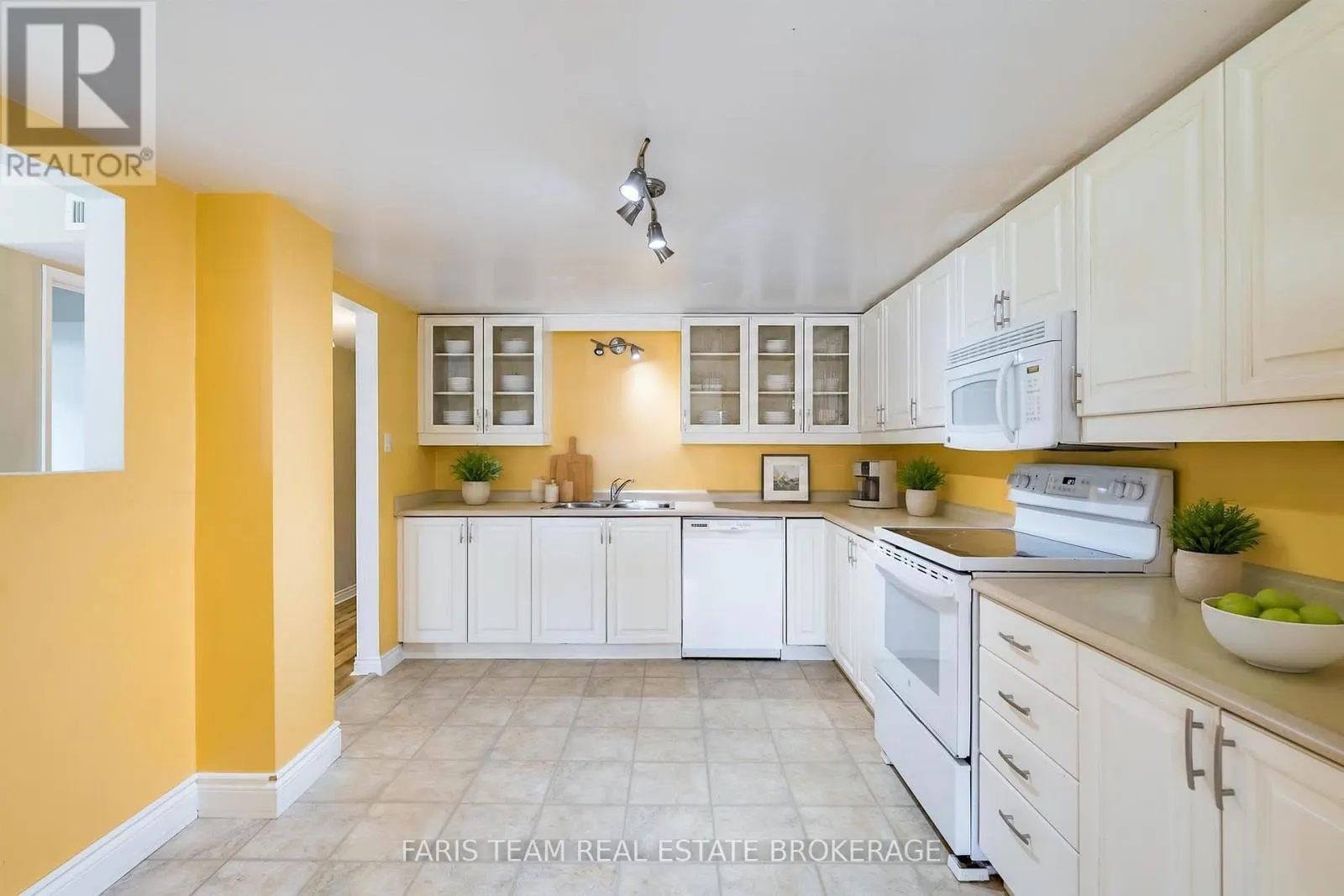 202 - 95 MATCHEDASH STREET N