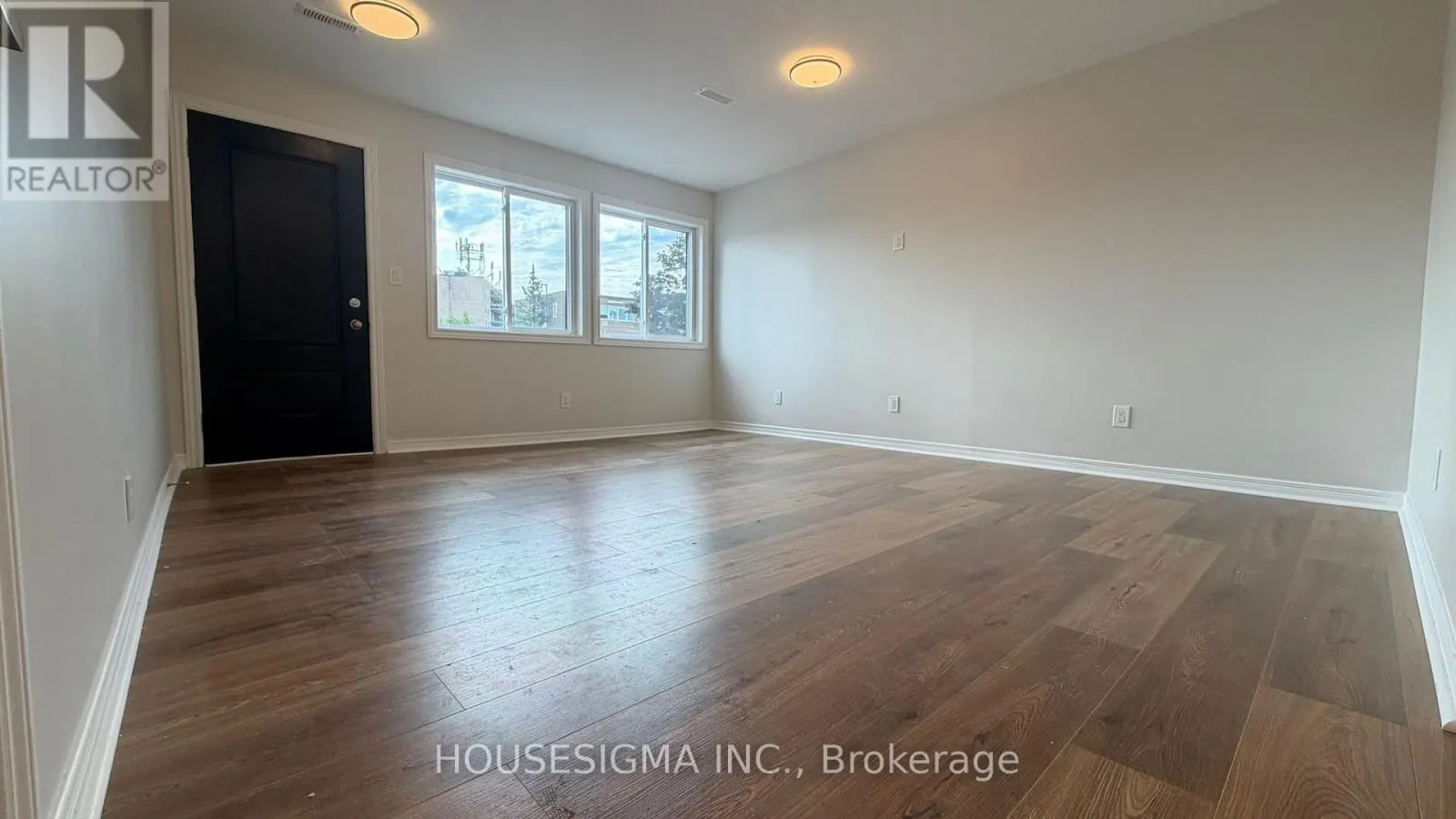 MAIN FLOOR UNIT - 28 WEST STREET N