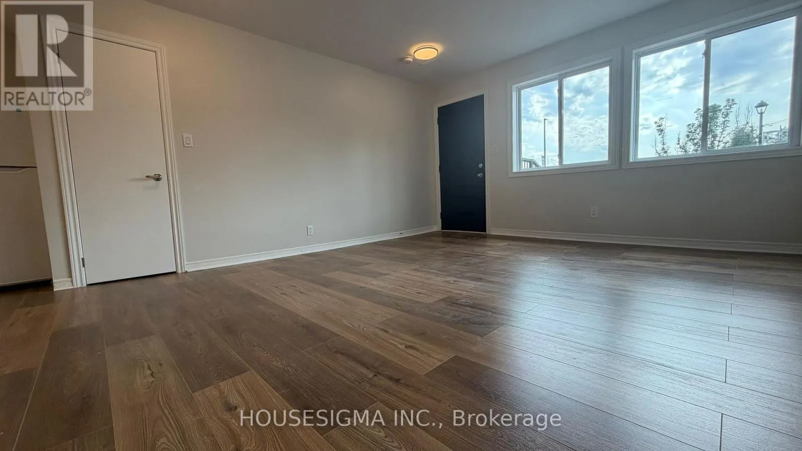 MAIN FLOOR UNIT - 28 WEST STREET N