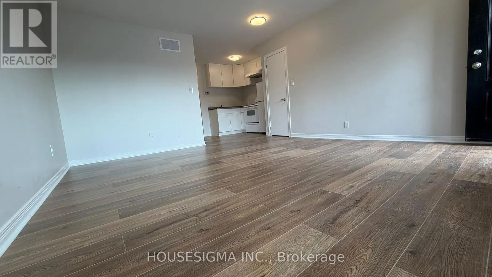 MAIN FLOOR UNIT - 28 WEST STREET N