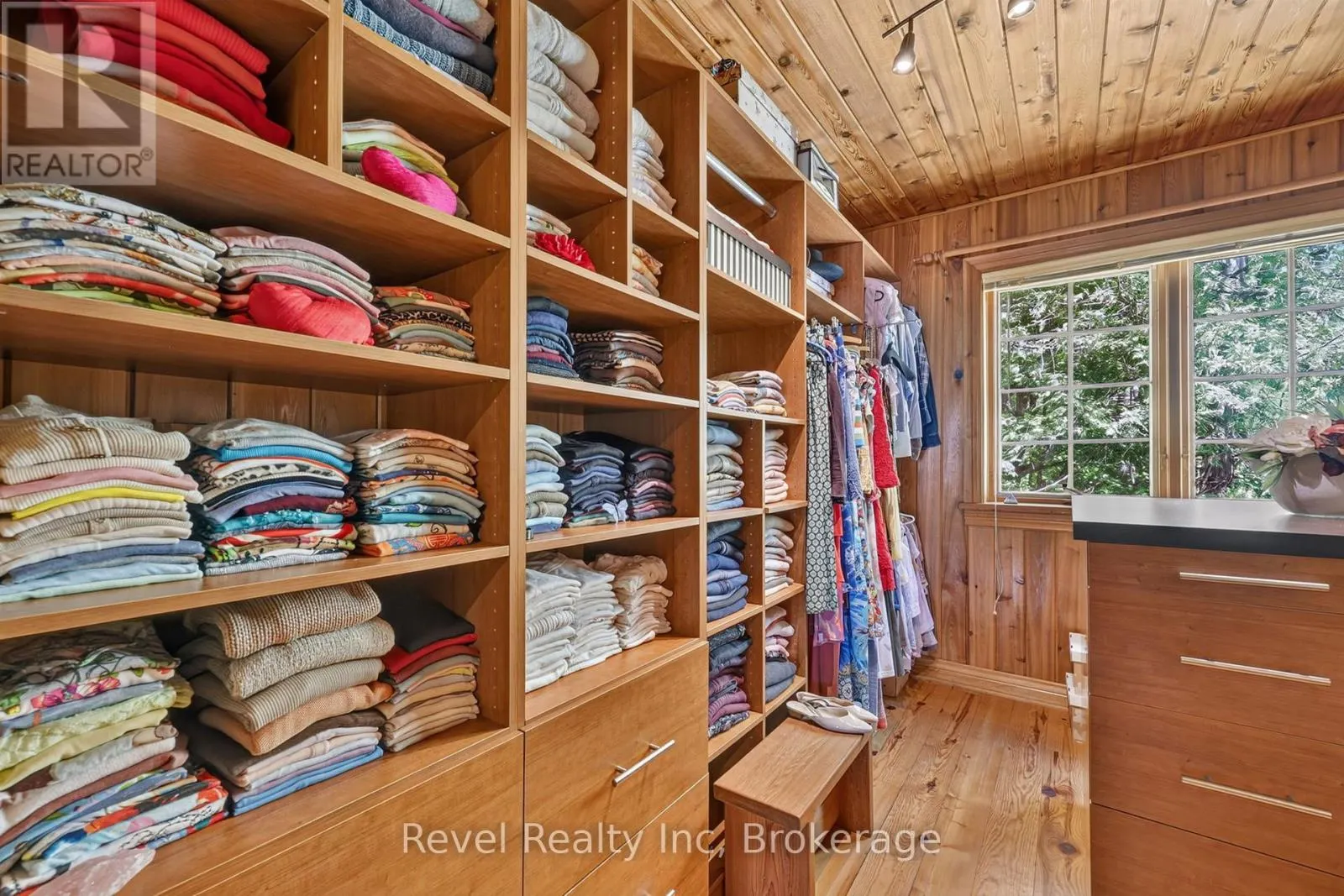 731 CONCESSION 15 W