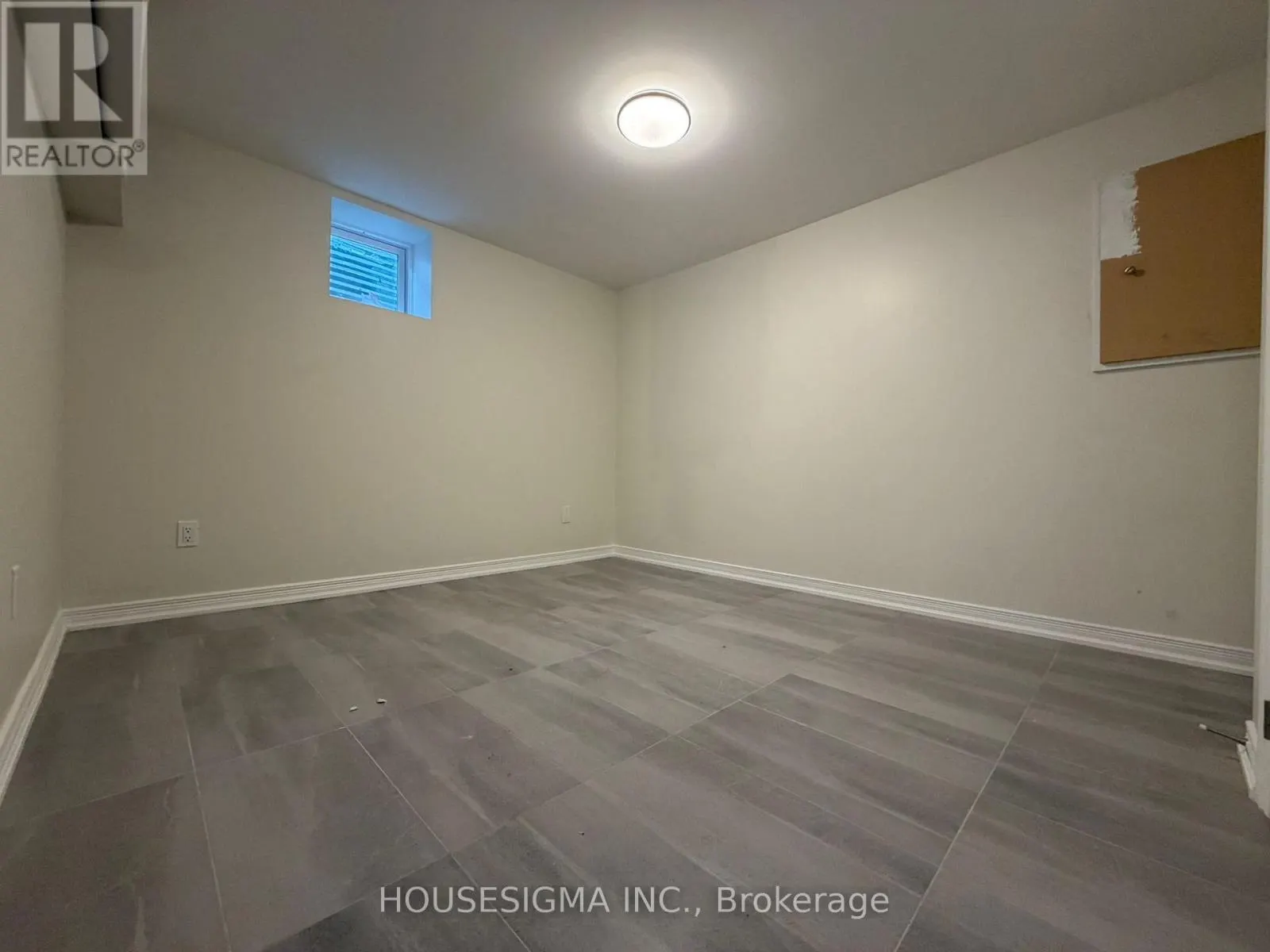 LOWER LEVEL UNIT - 28 WEST STREET N