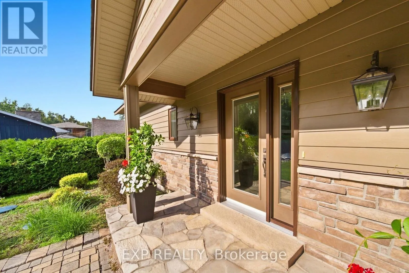 797 WOODLAND DRIVE