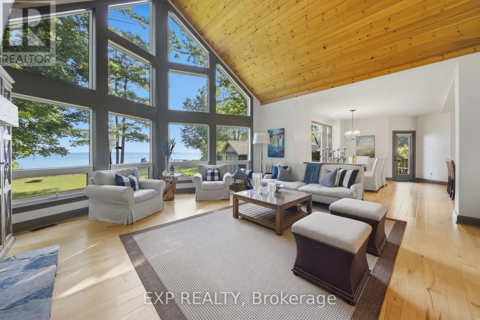 797 WOODLAND DRIVE