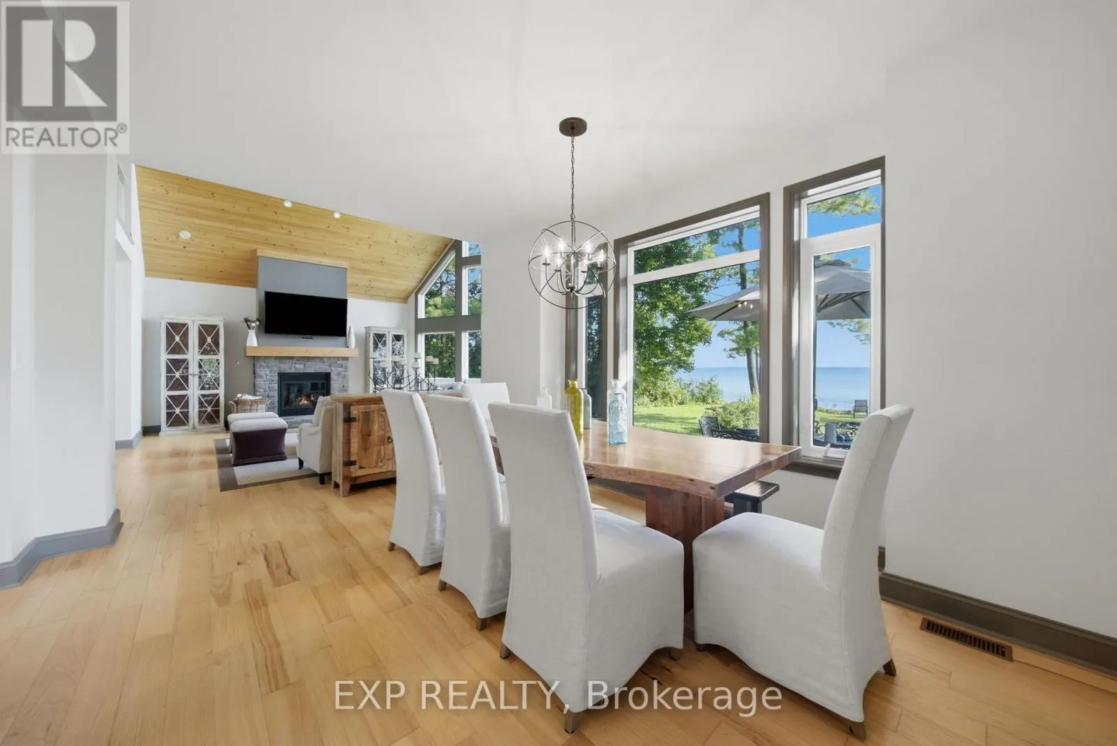 797 WOODLAND DRIVE
