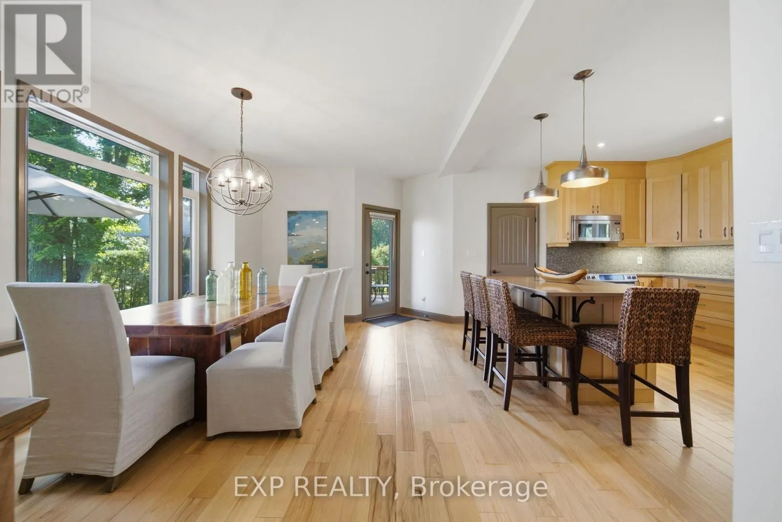 797 WOODLAND DRIVE