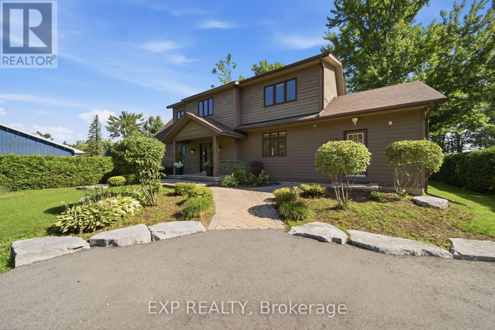 797 WOODLAND DRIVE