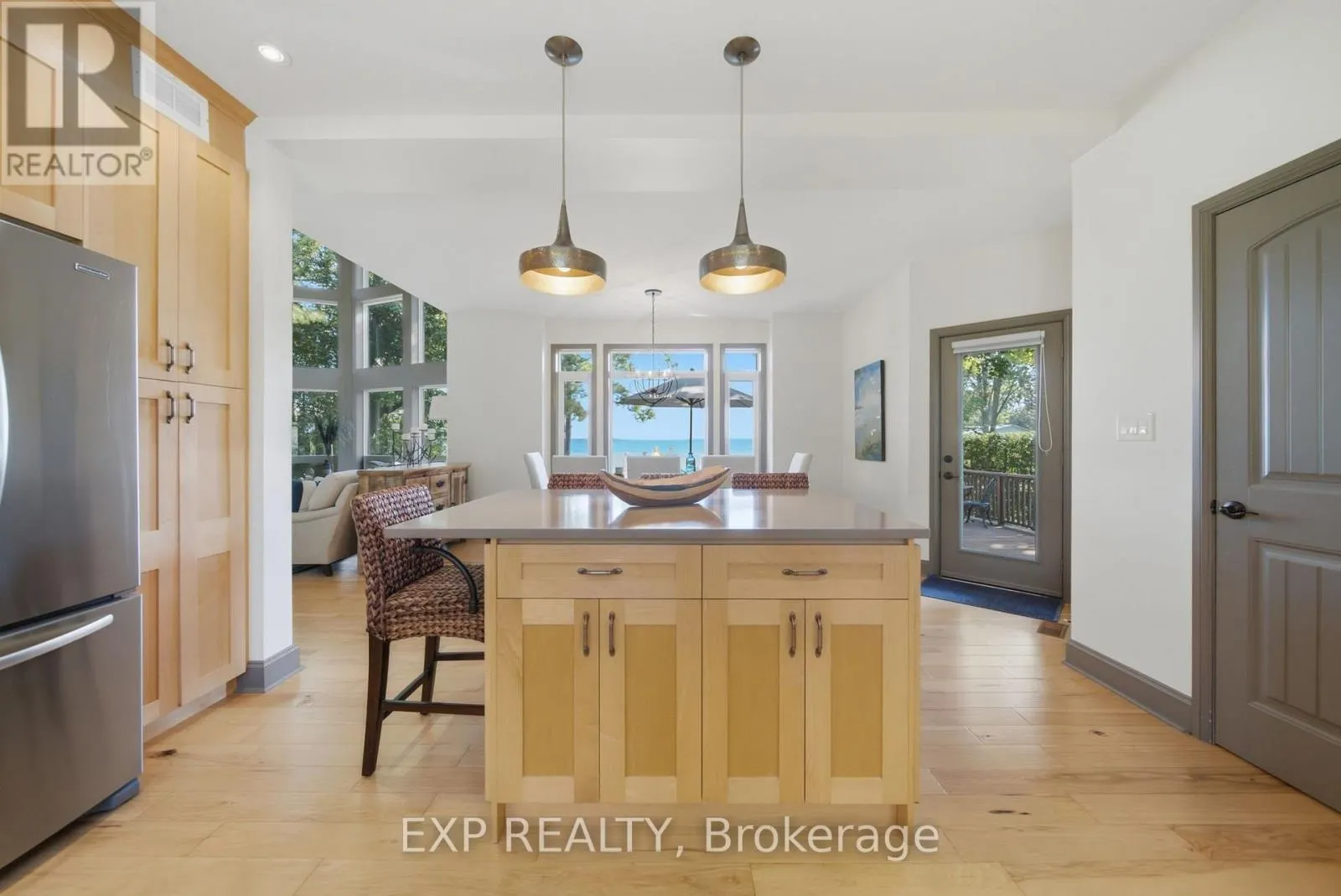 797 WOODLAND DRIVE