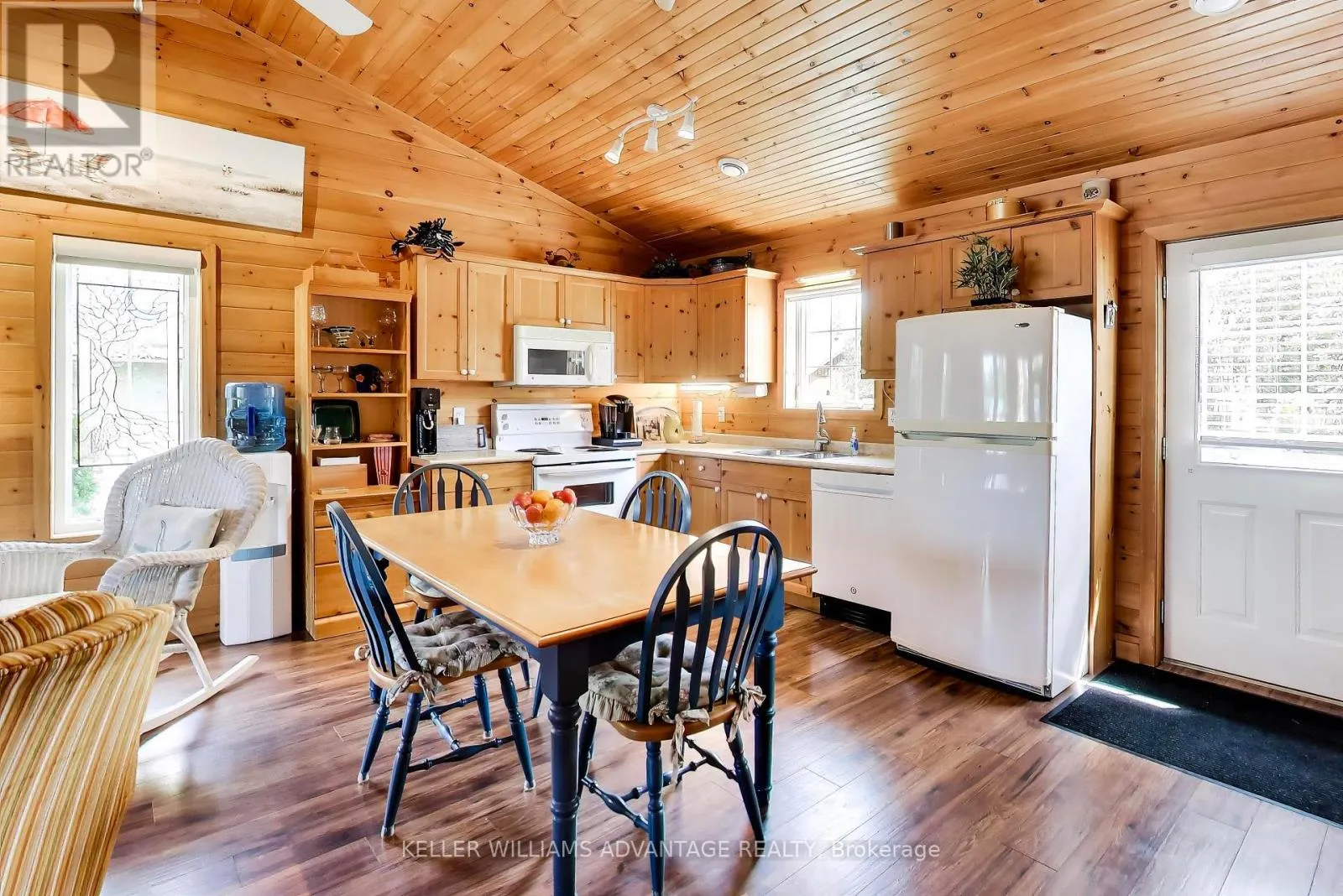 10 CABIN CRESCENT