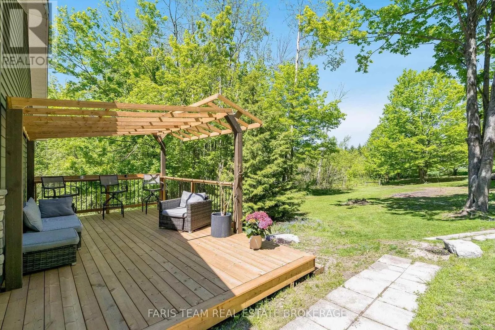800 MOUNT ST. LOUIS ROAD W