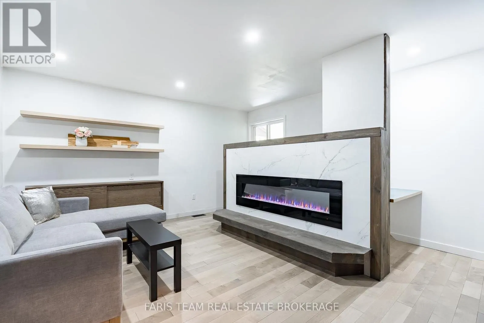 800 MOUNT ST. LOUIS ROAD W