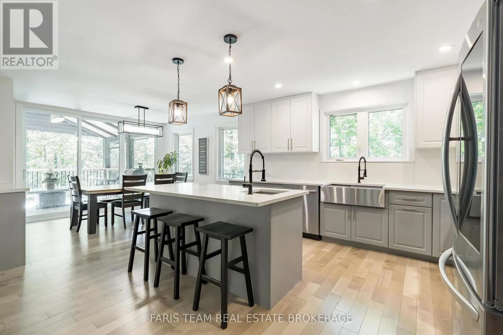 800 MOUNT ST. LOUIS ROAD W