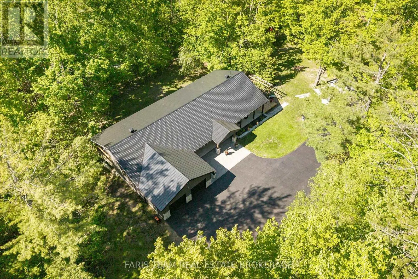 800 MOUNT ST. LOUIS ROAD W