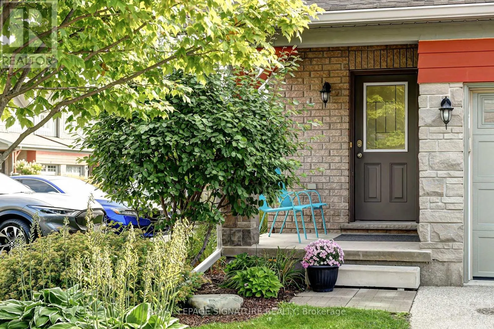 23 SILVER GLEN BOULEVARD