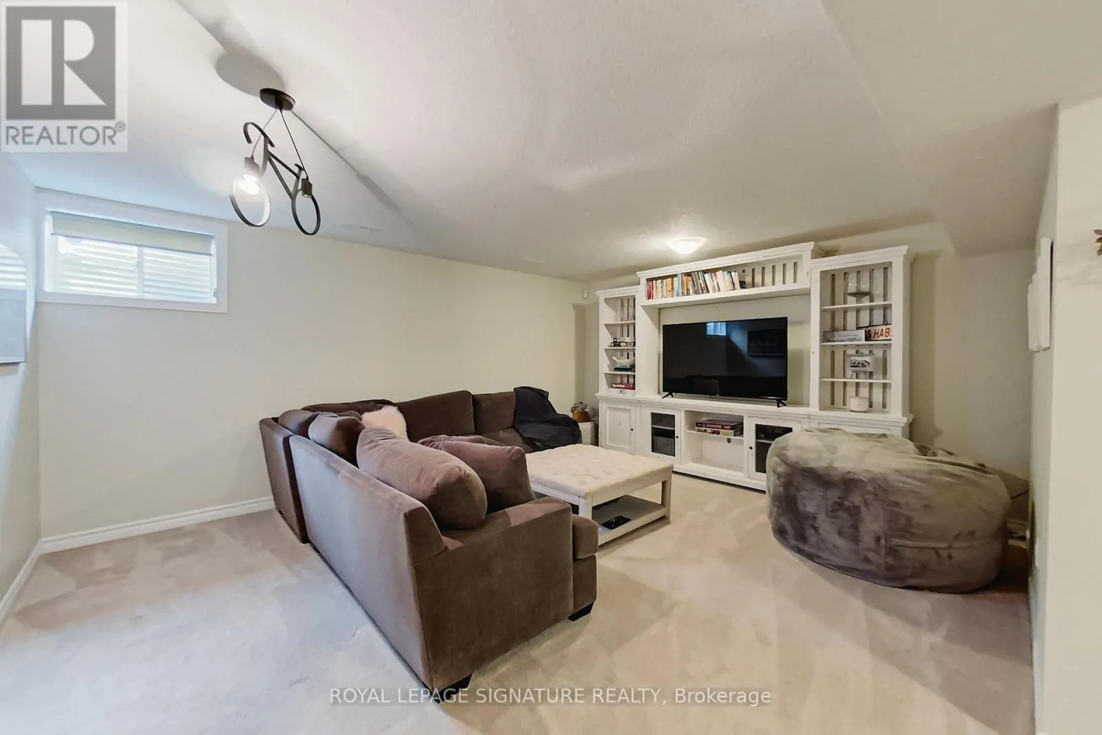 23 SILVER GLEN BOULEVARD