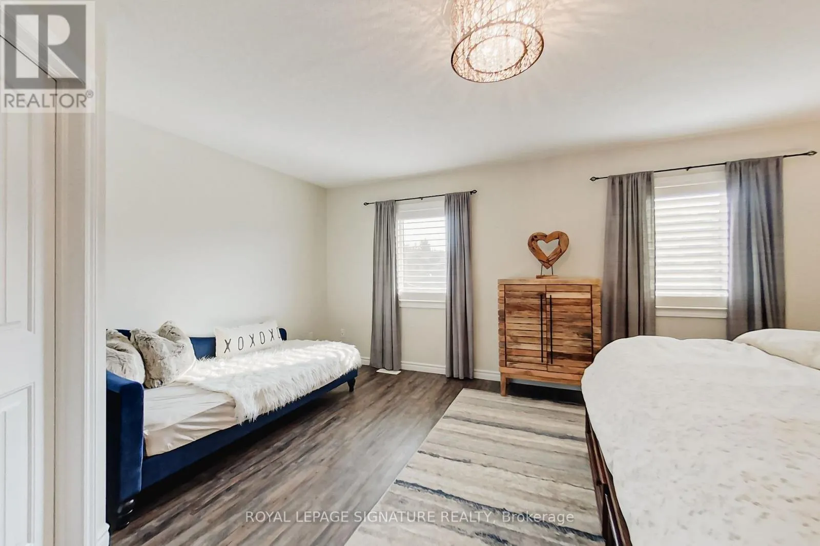 23 SILVER GLEN BOULEVARD