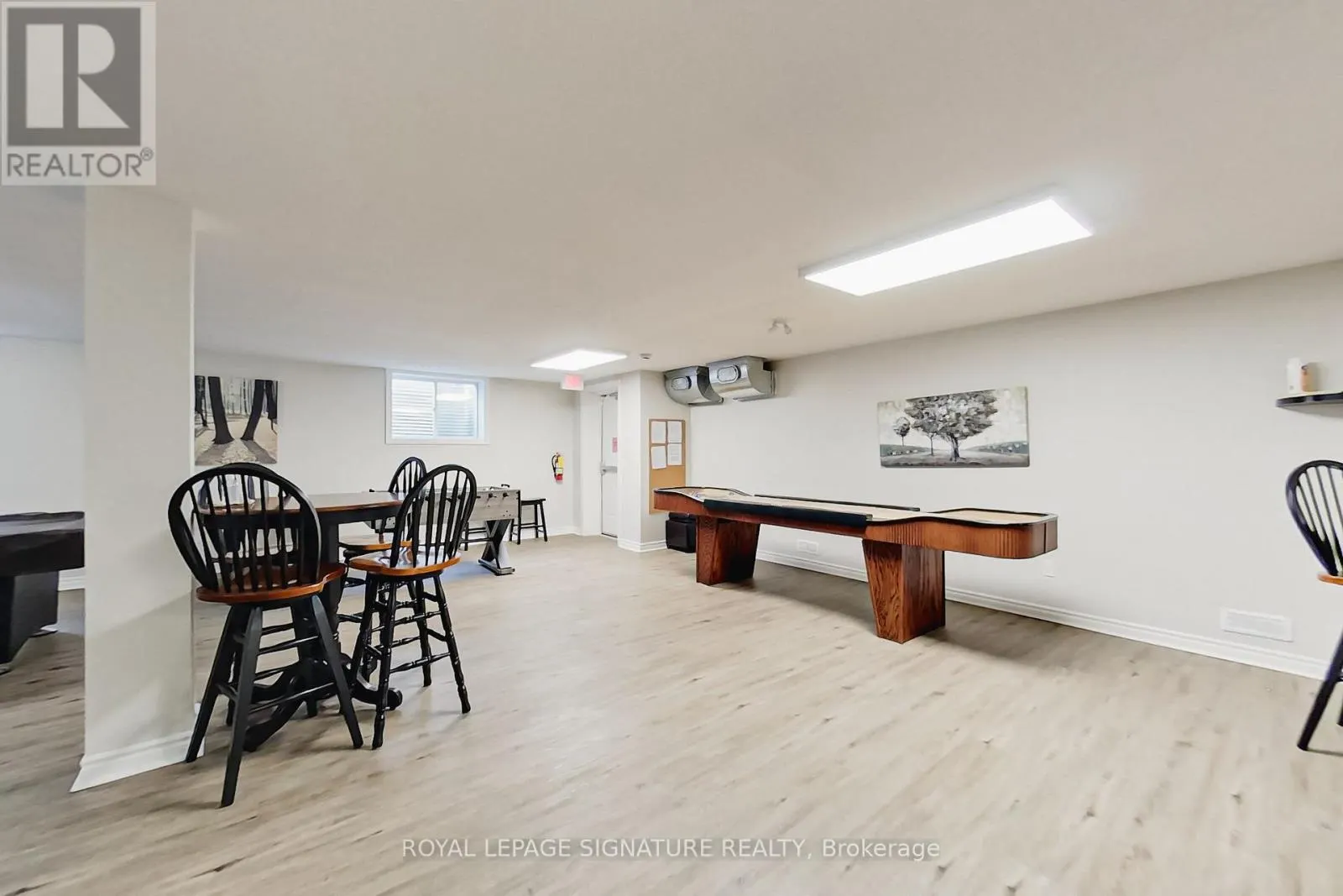 23 SILVER GLEN BOULEVARD