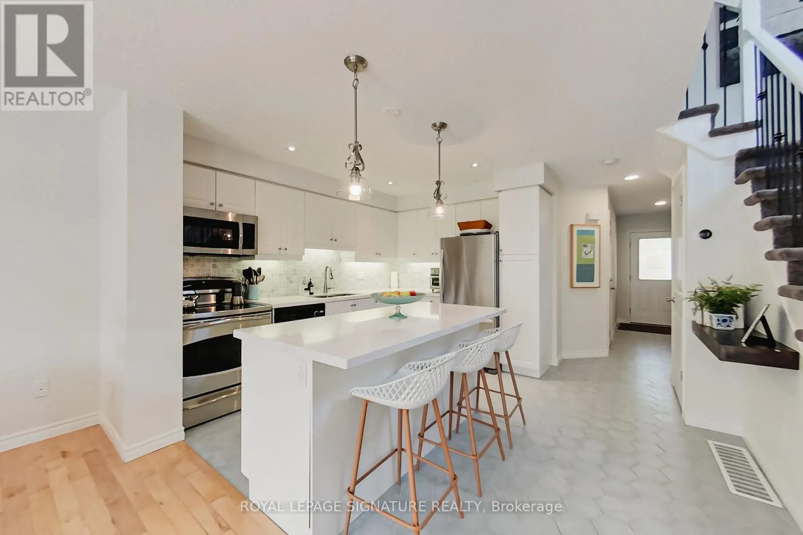 23 SILVER GLEN BOULEVARD