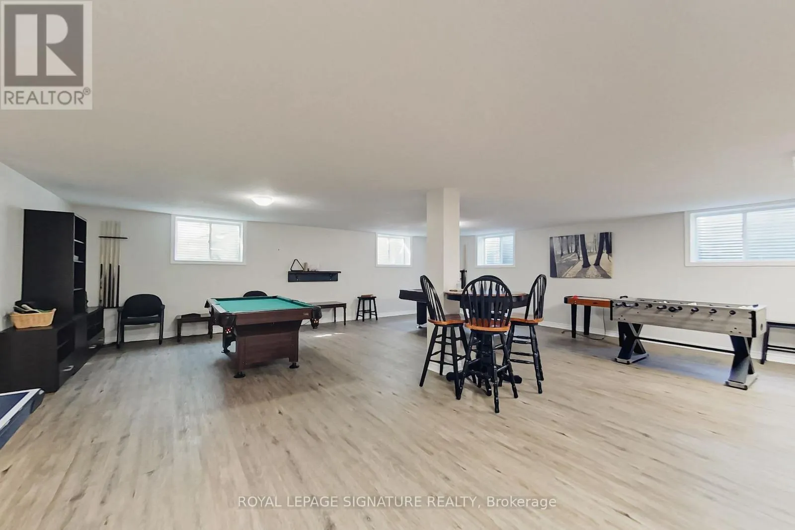 23 SILVER GLEN BOULEVARD