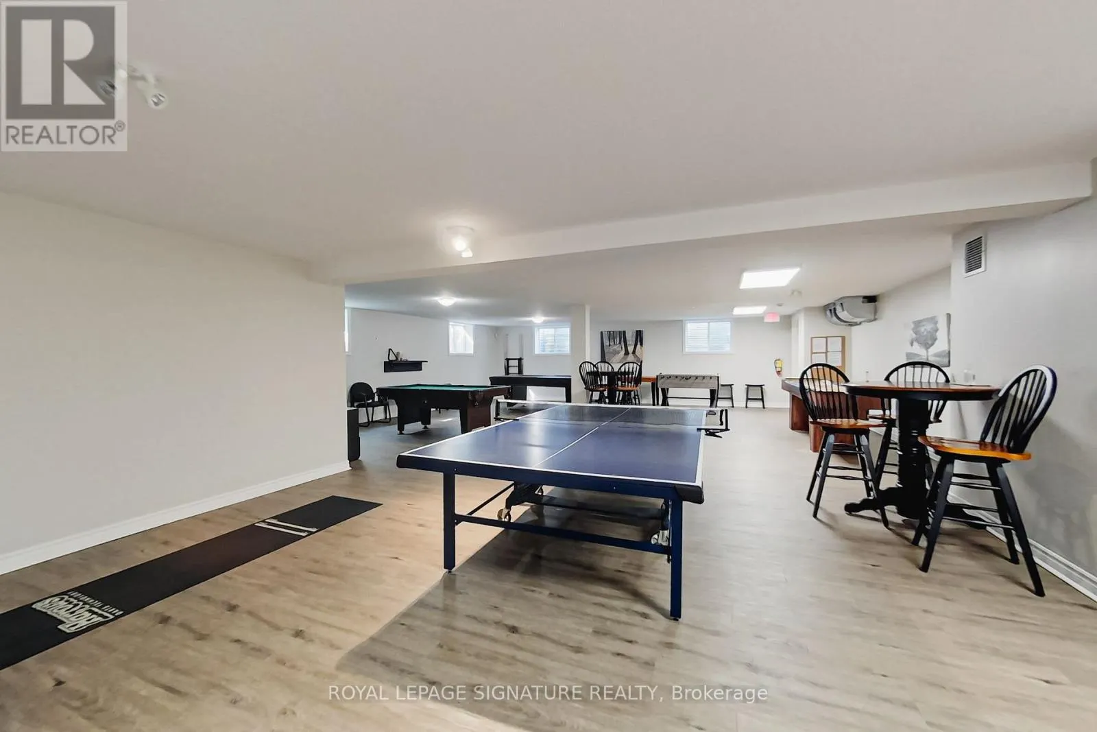 23 SILVER GLEN BOULEVARD