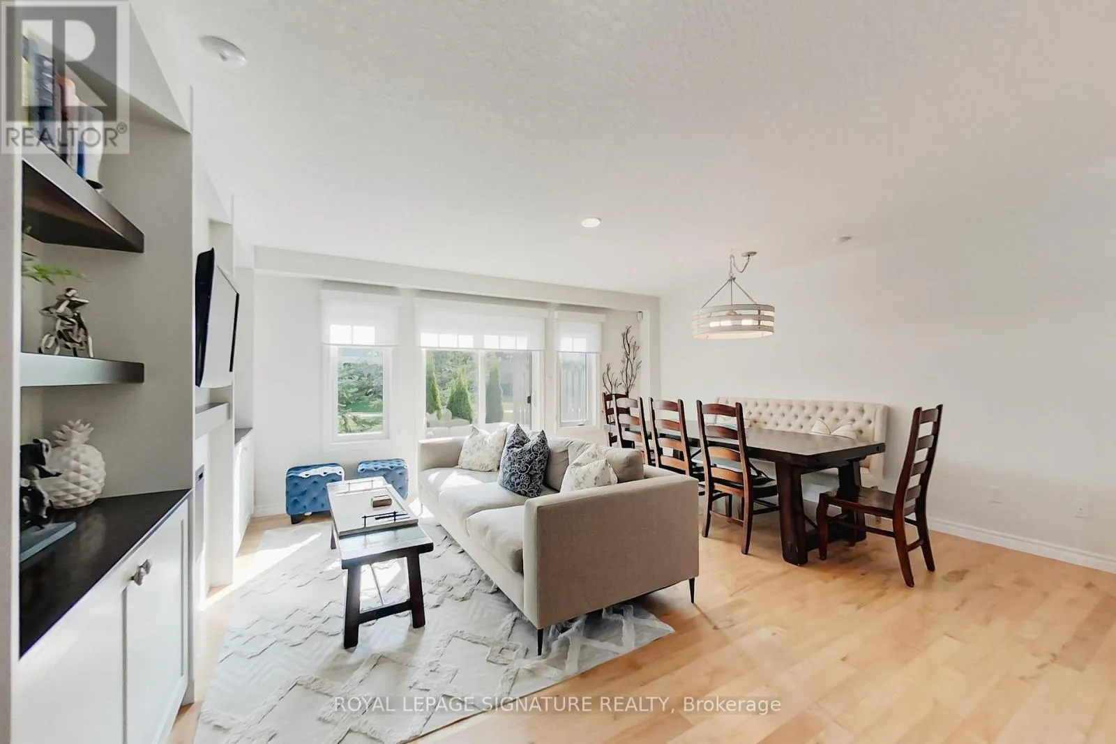 23 SILVER GLEN BOULEVARD