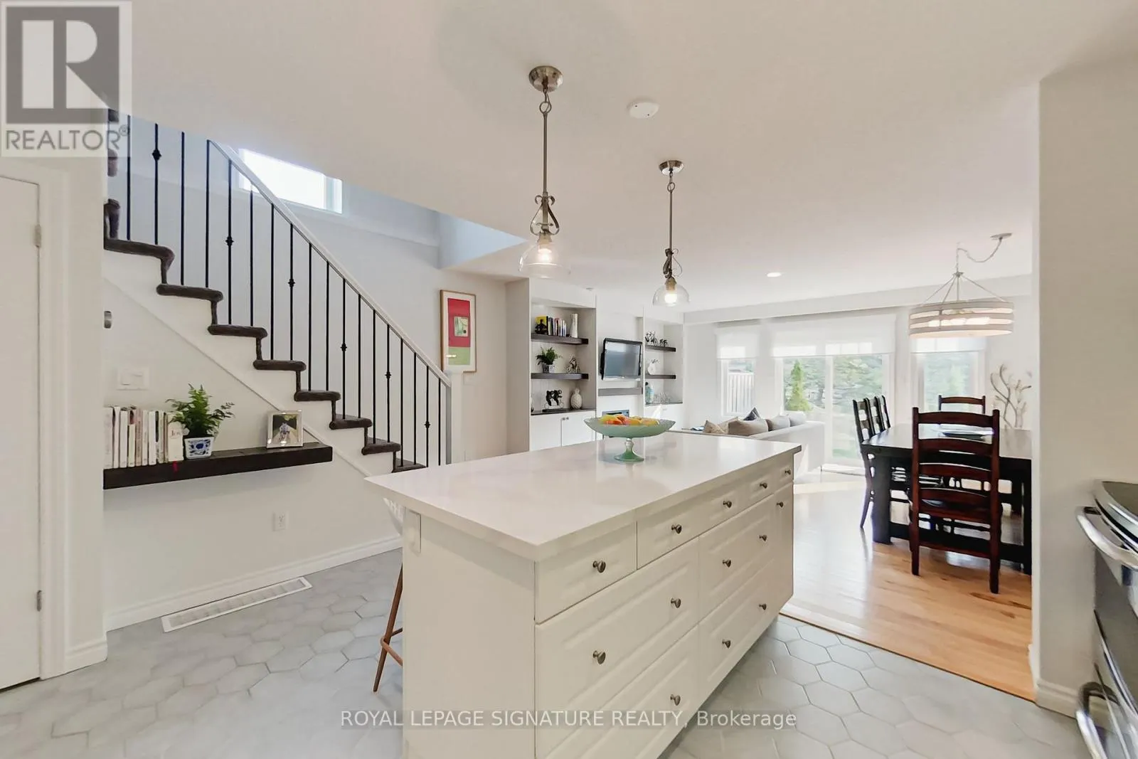 23 SILVER GLEN BOULEVARD