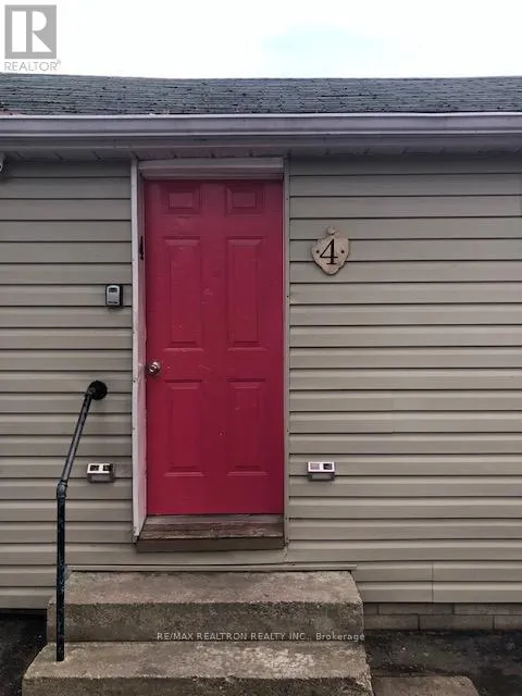 5 RIVER ROAD E