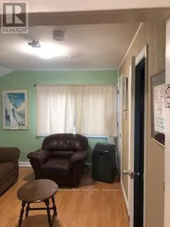5 RIVER ROAD E
