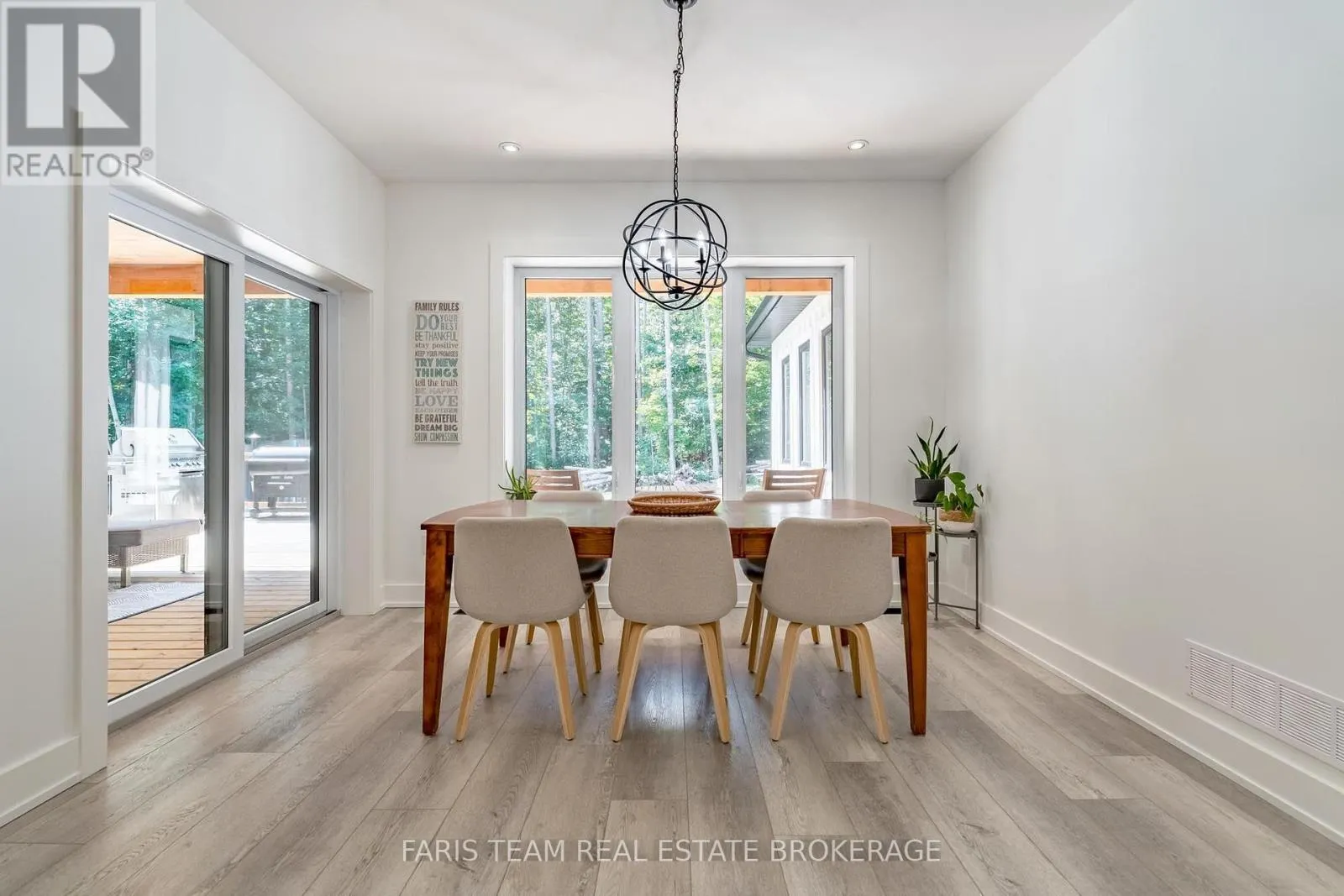 50 BEAUFORT CRESCENT