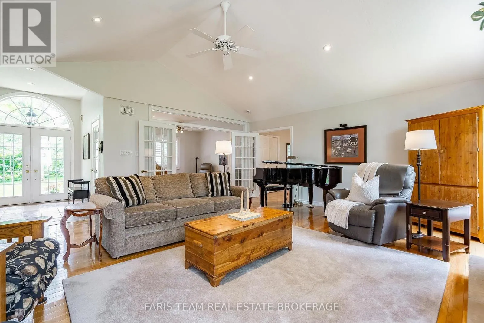 10 GREEN MOUNTAIN COURT