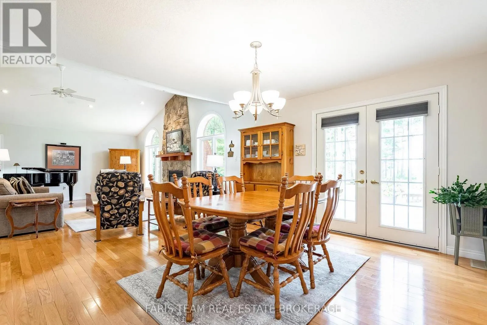 10 GREEN MOUNTAIN COURT