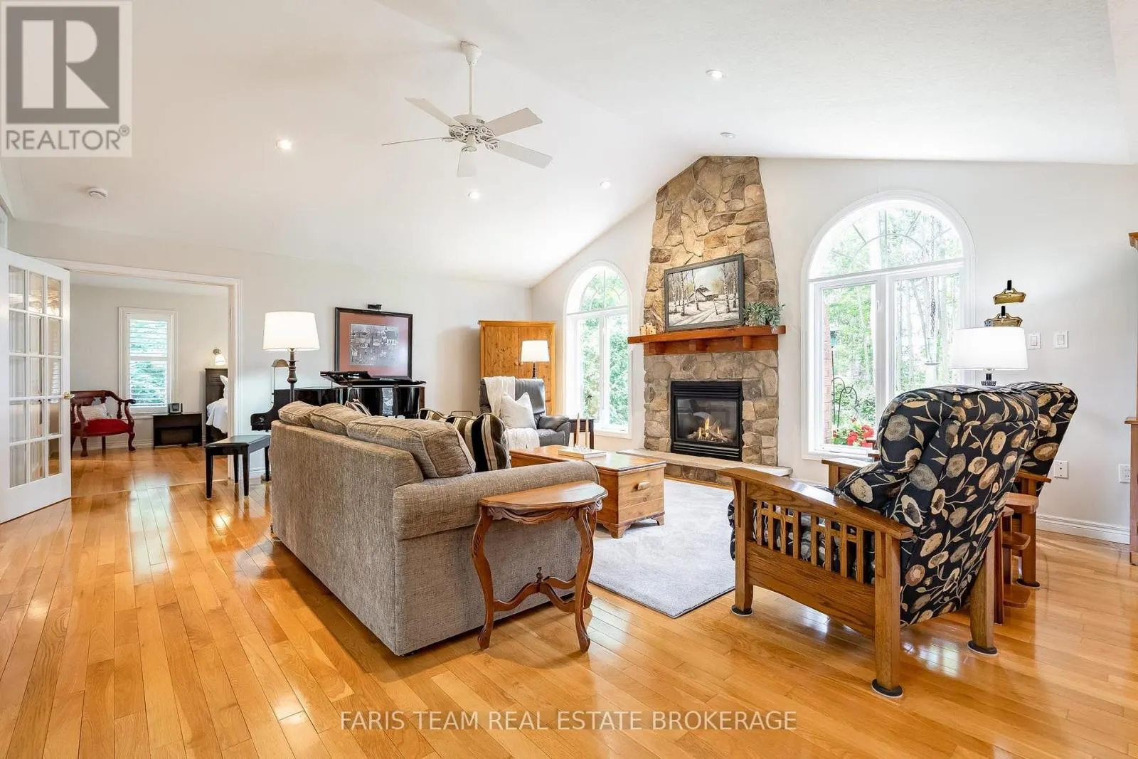 10 GREEN MOUNTAIN COURT