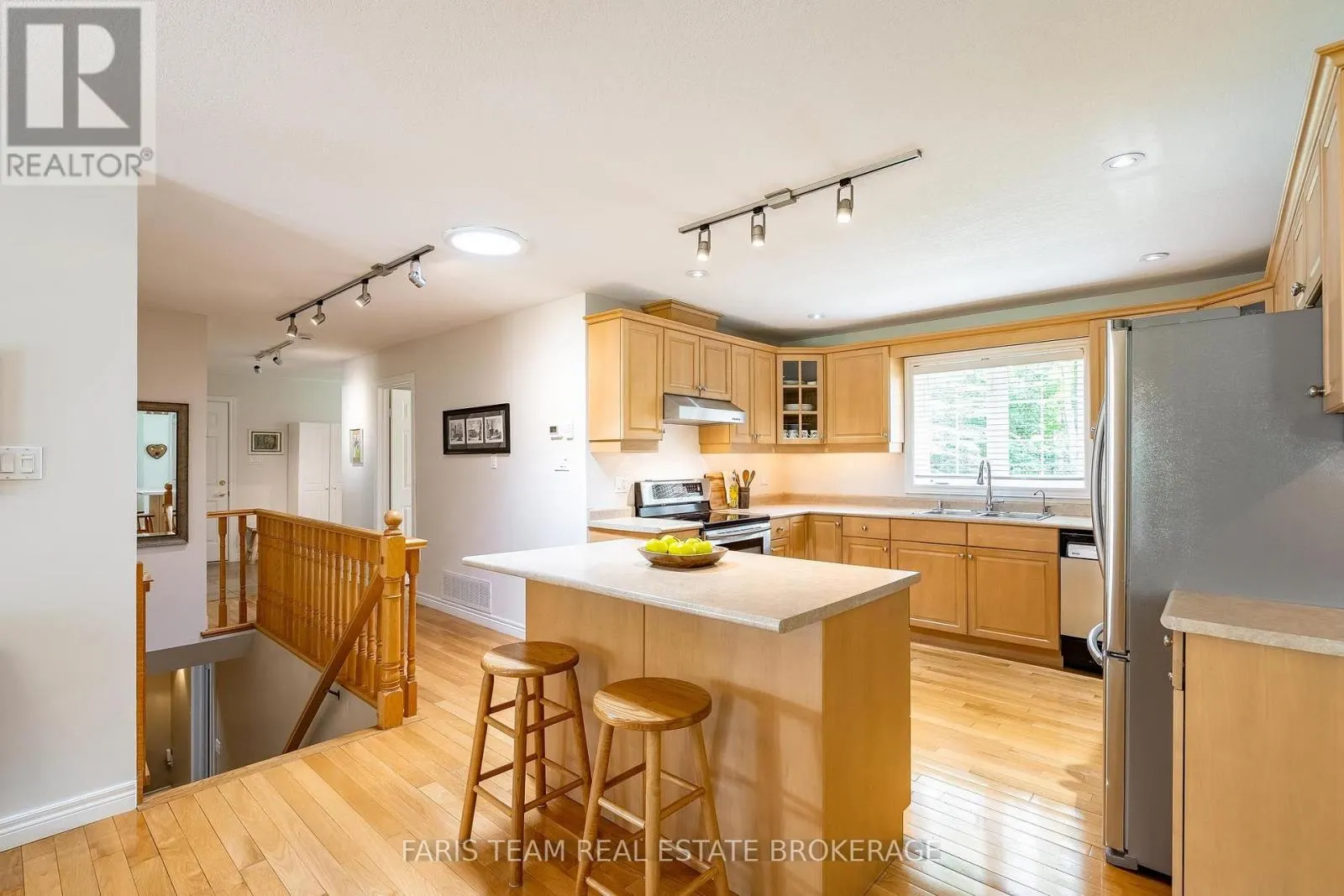 10 GREEN MOUNTAIN COURT