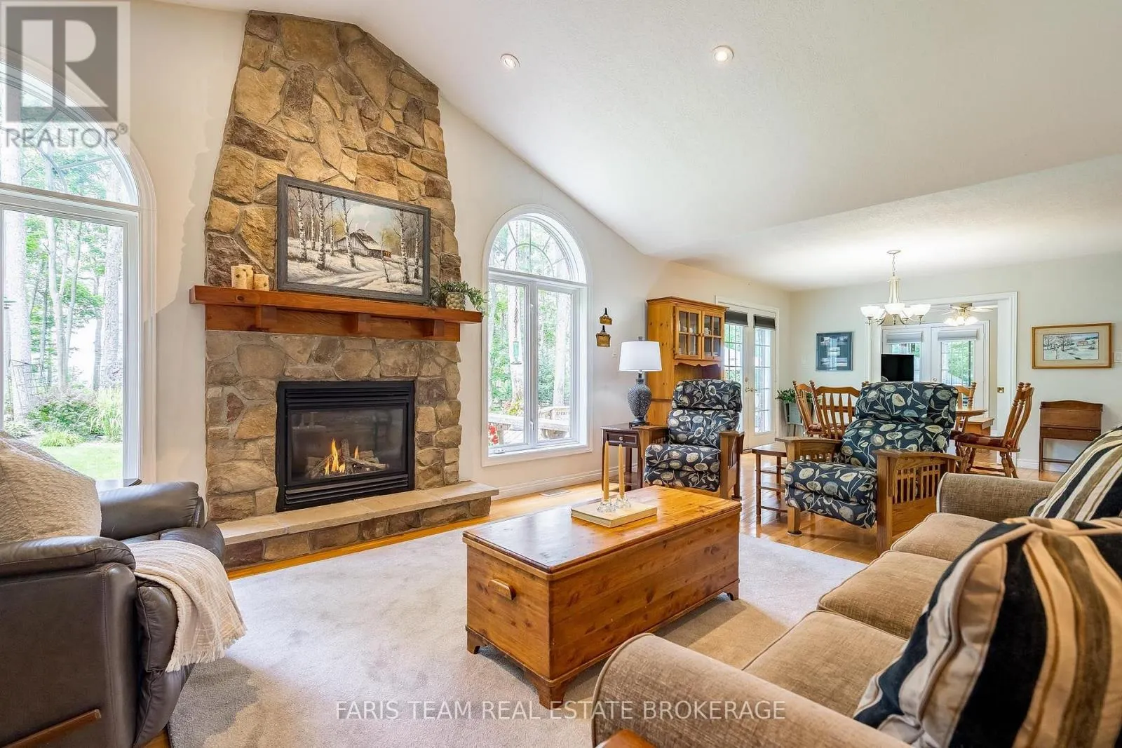 10 GREEN MOUNTAIN COURT