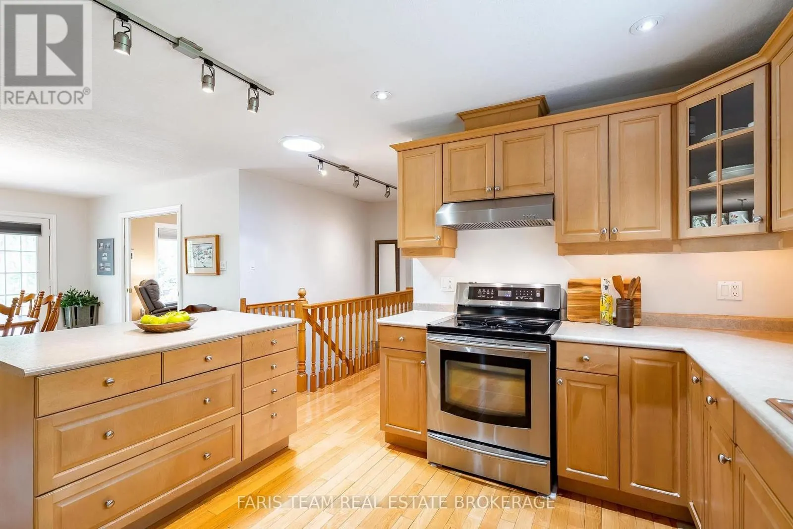 10 GREEN MOUNTAIN COURT