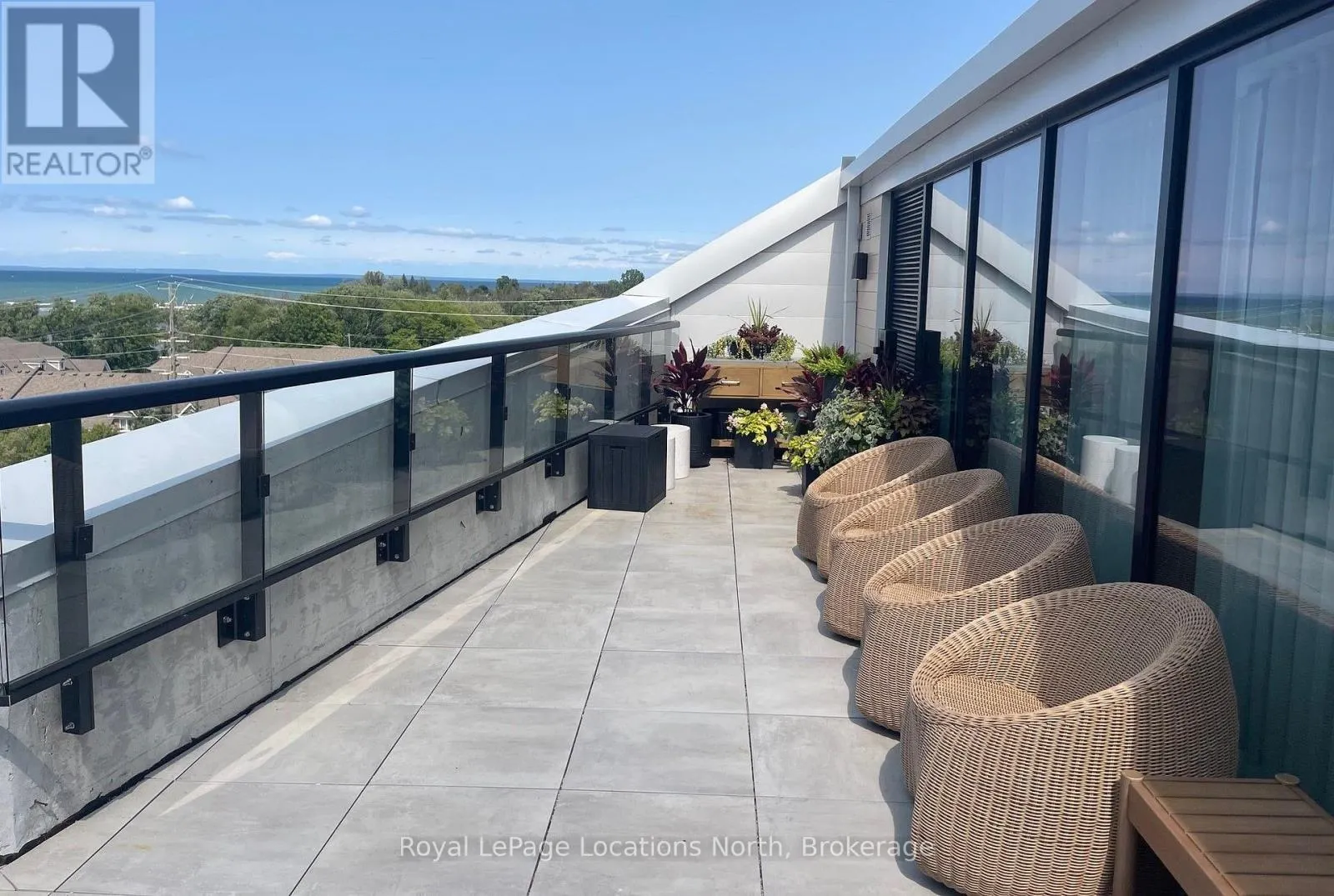 203 - 31 HURON STREET #203