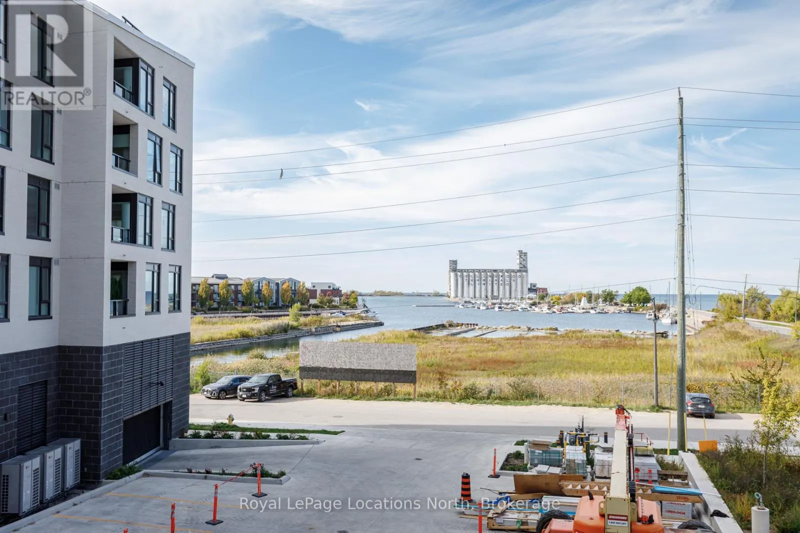 203 - 31 HURON STREET #203