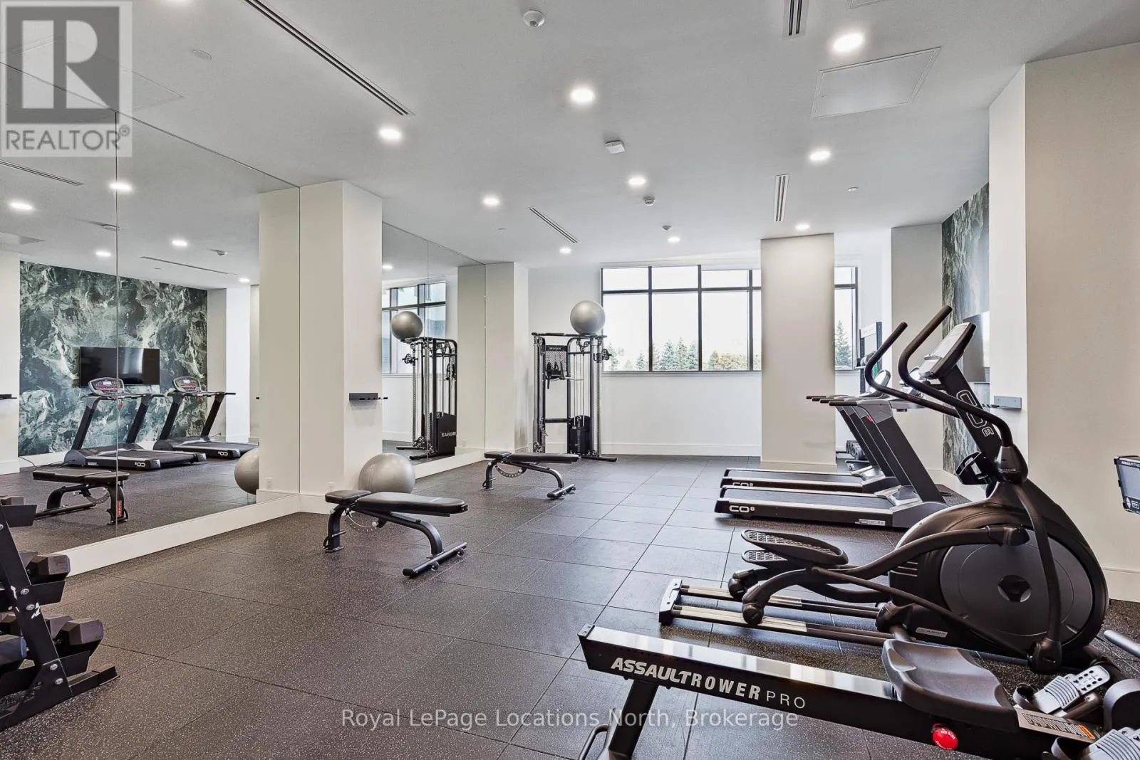203 - 31 HURON STREET #203