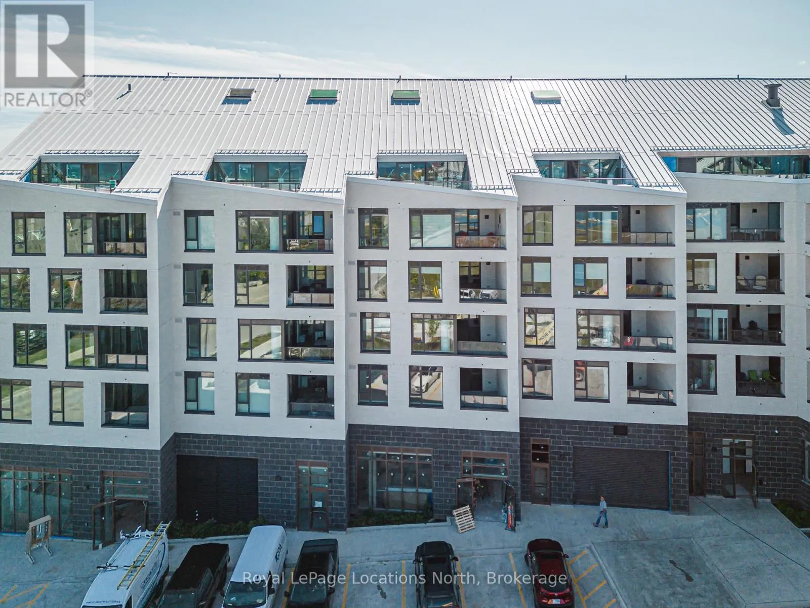 203 - 31 HURON STREET #203
