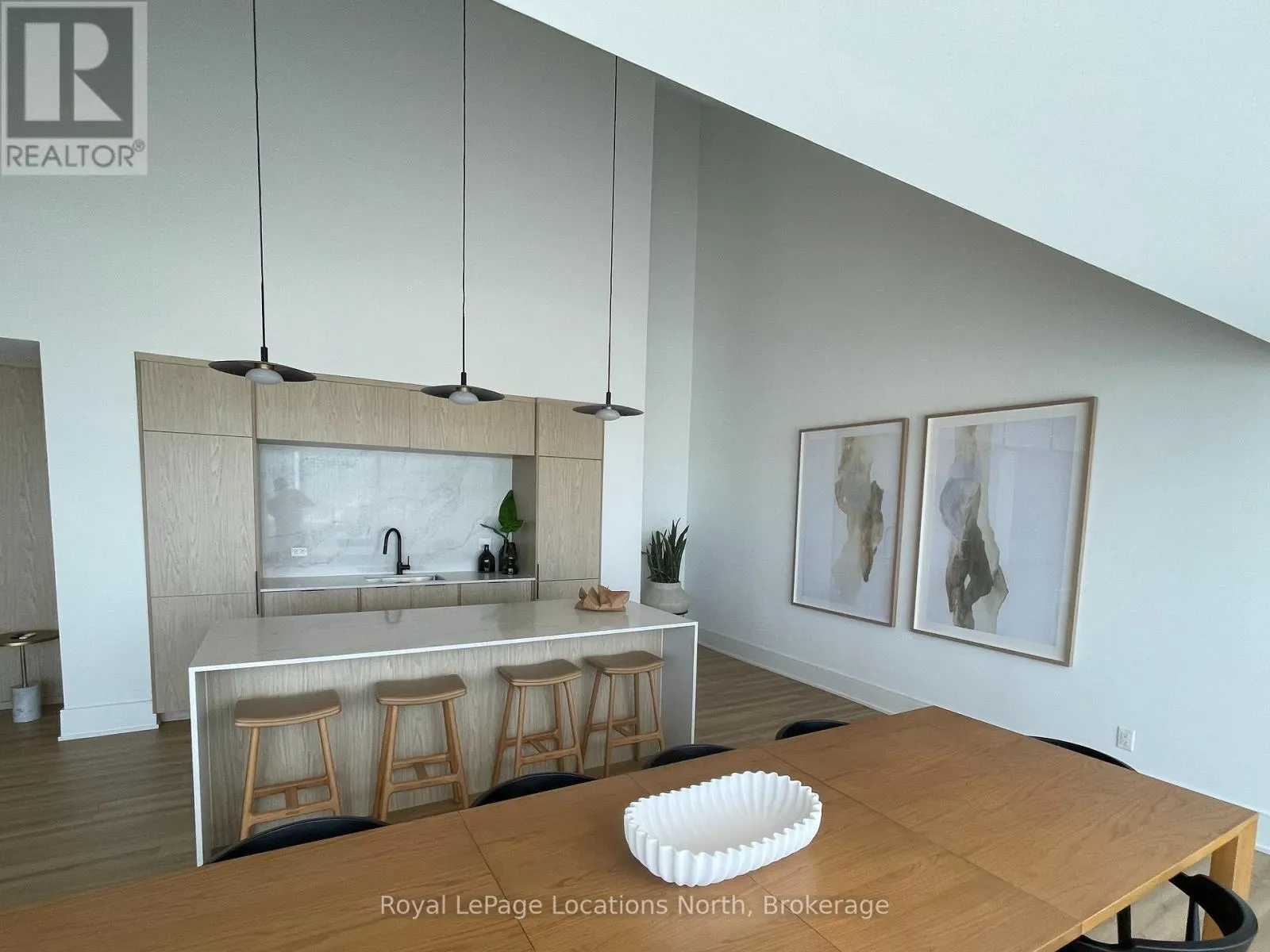 203 - 31 HURON STREET #203