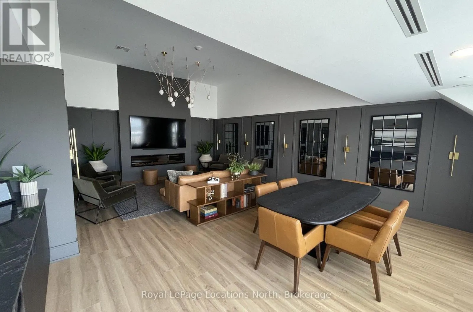 203 - 31 HURON STREET #203
