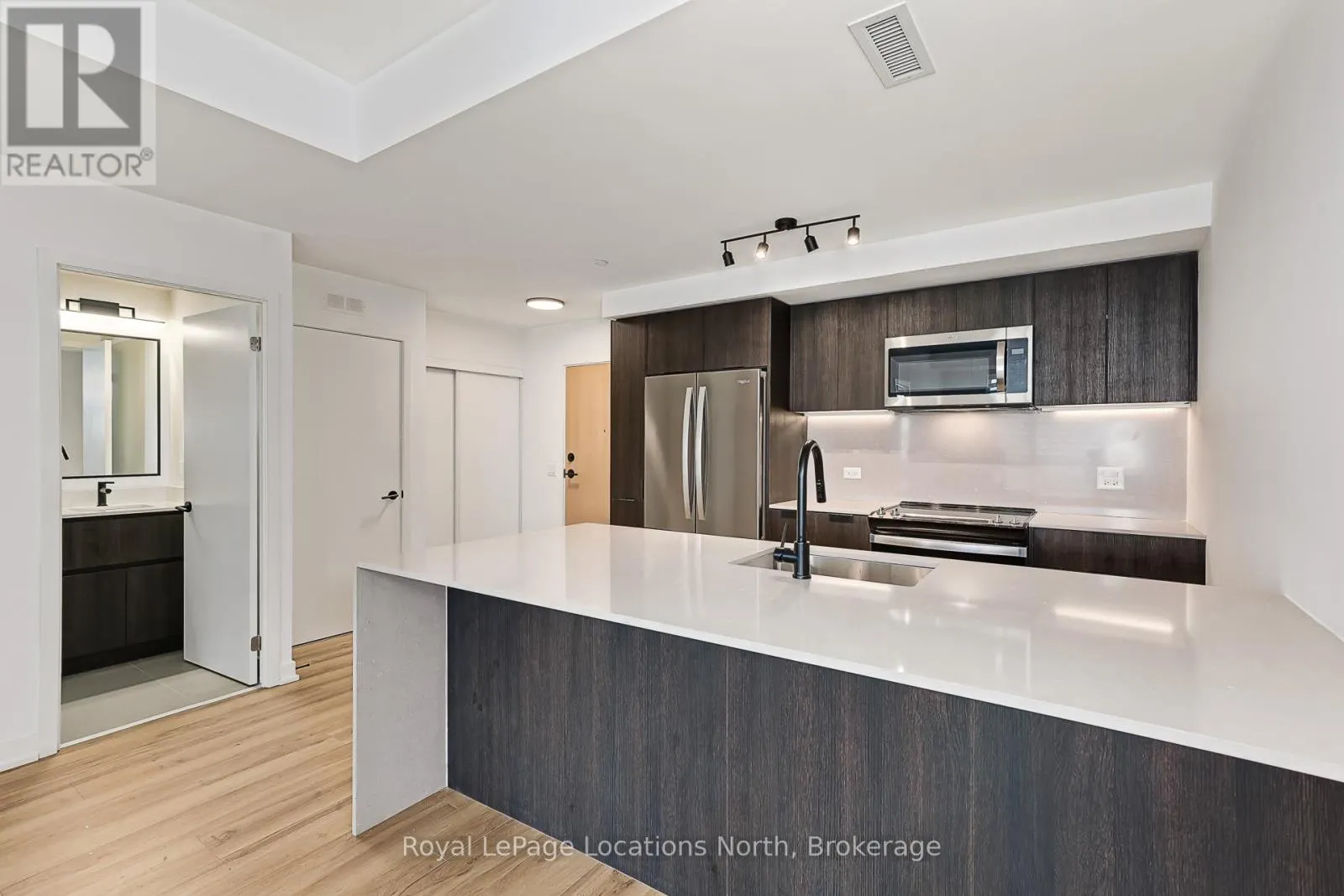 203 - 31 HURON STREET #203