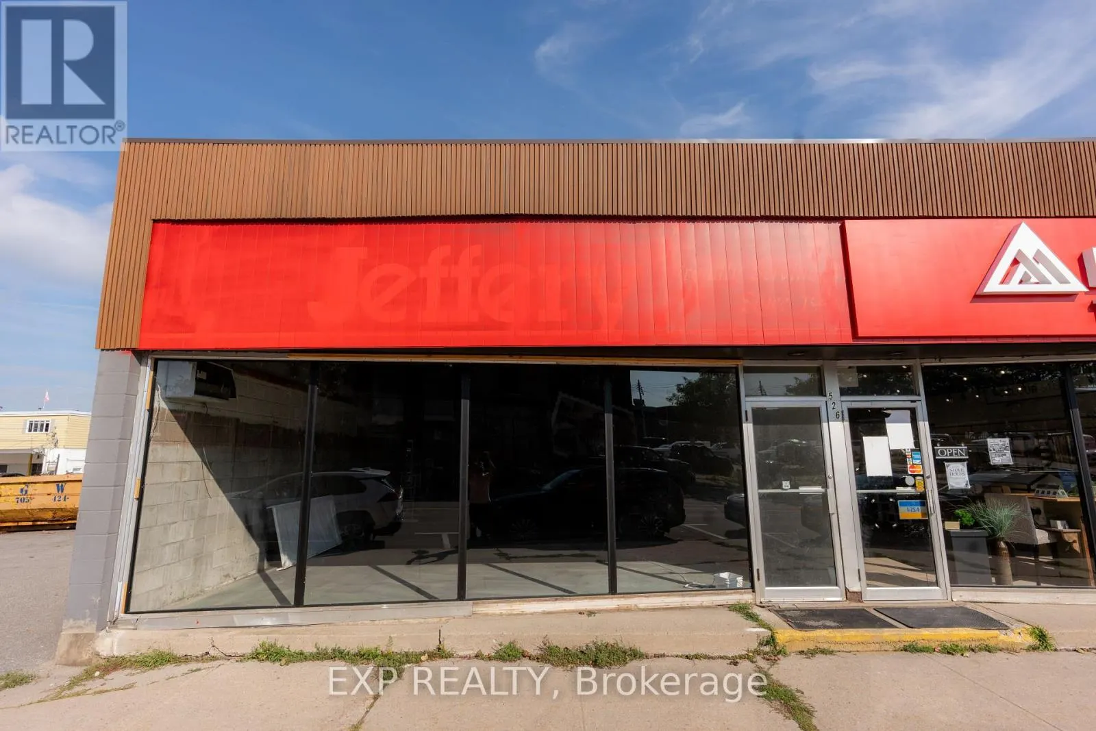 B - 526 DOMINION AVENUE