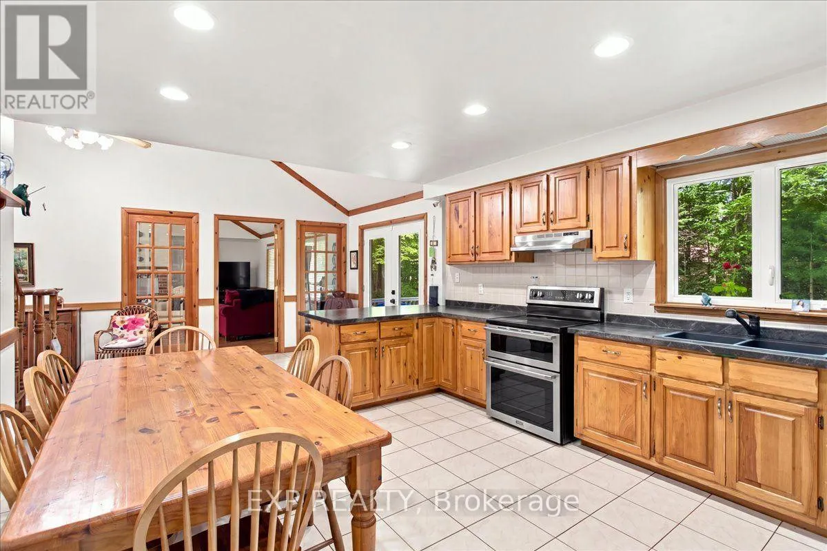 20 PINESHORE CRESCENT