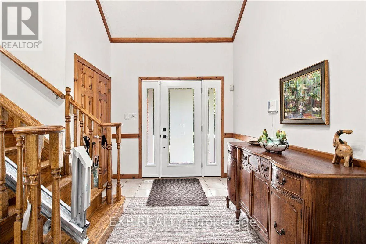 20 PINESHORE CRESCENT