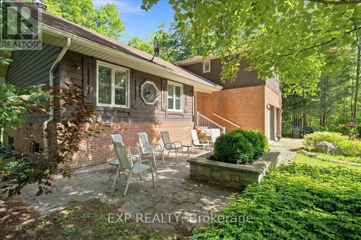 20 PINESHORE CRESCENT