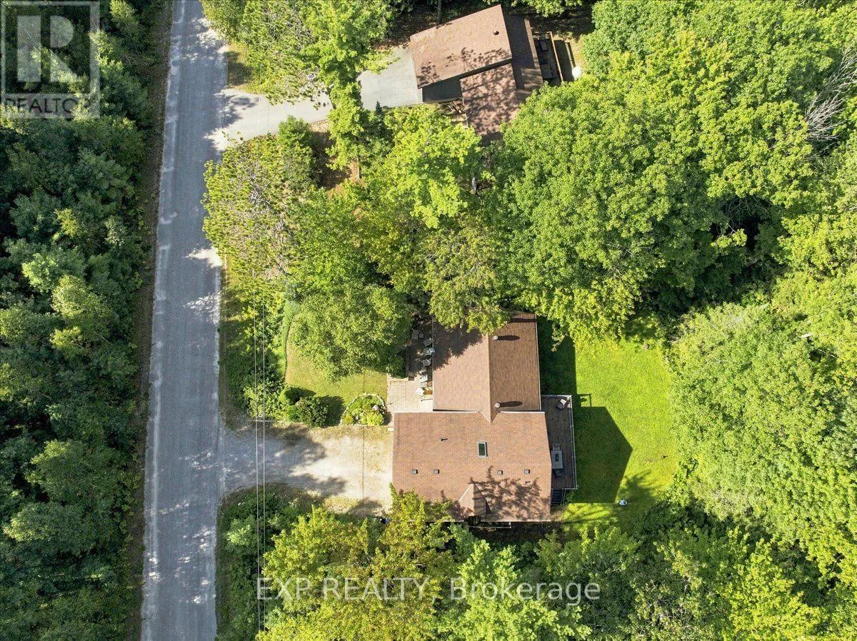 20 PINESHORE CRESCENT