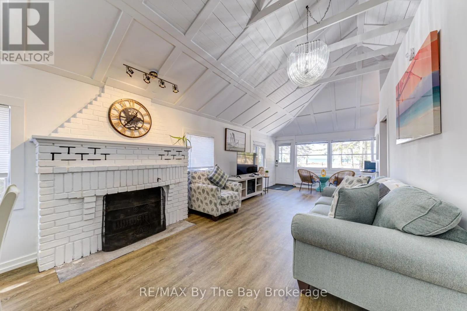 278 COASTLINE DRIVE