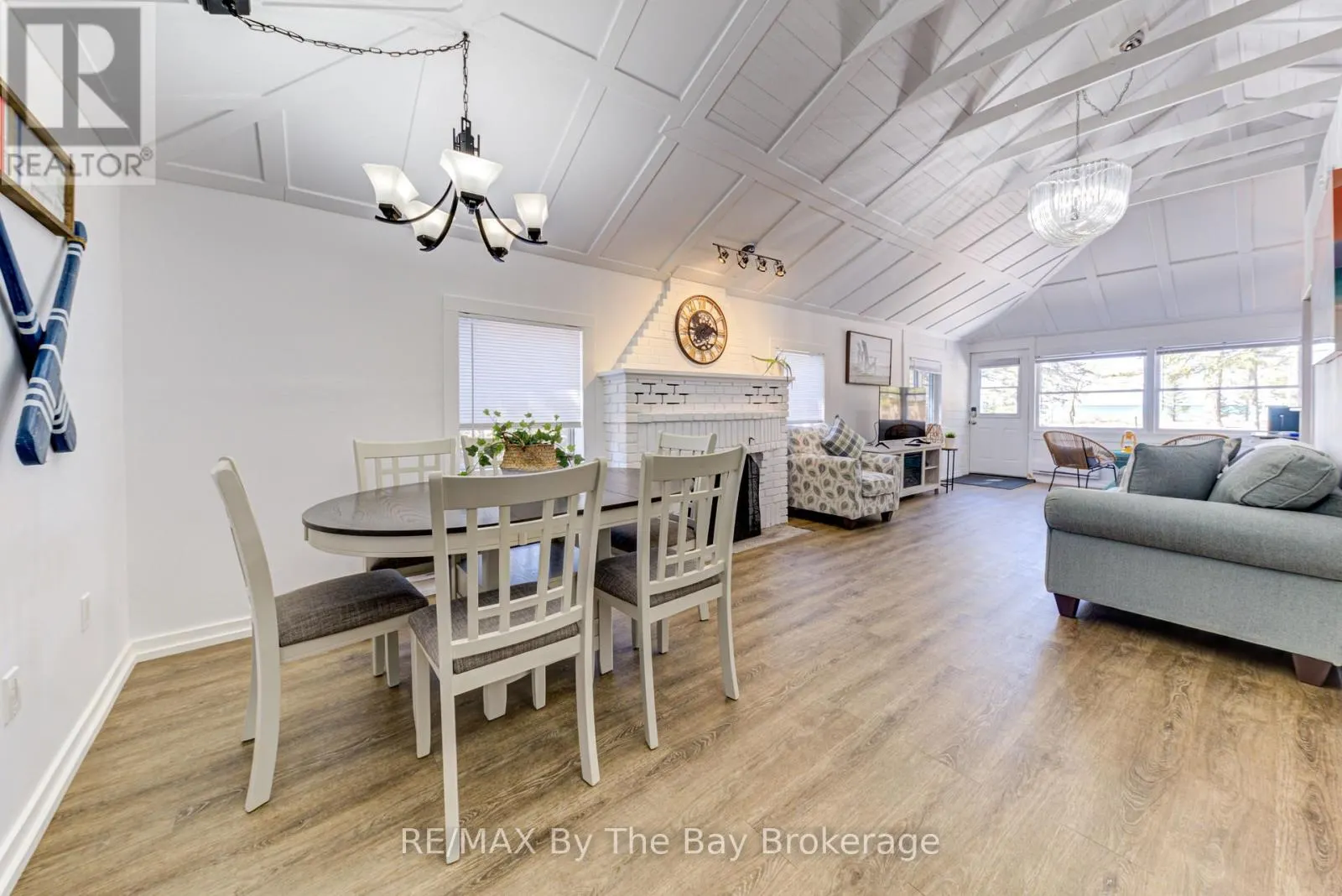278 COASTLINE DRIVE