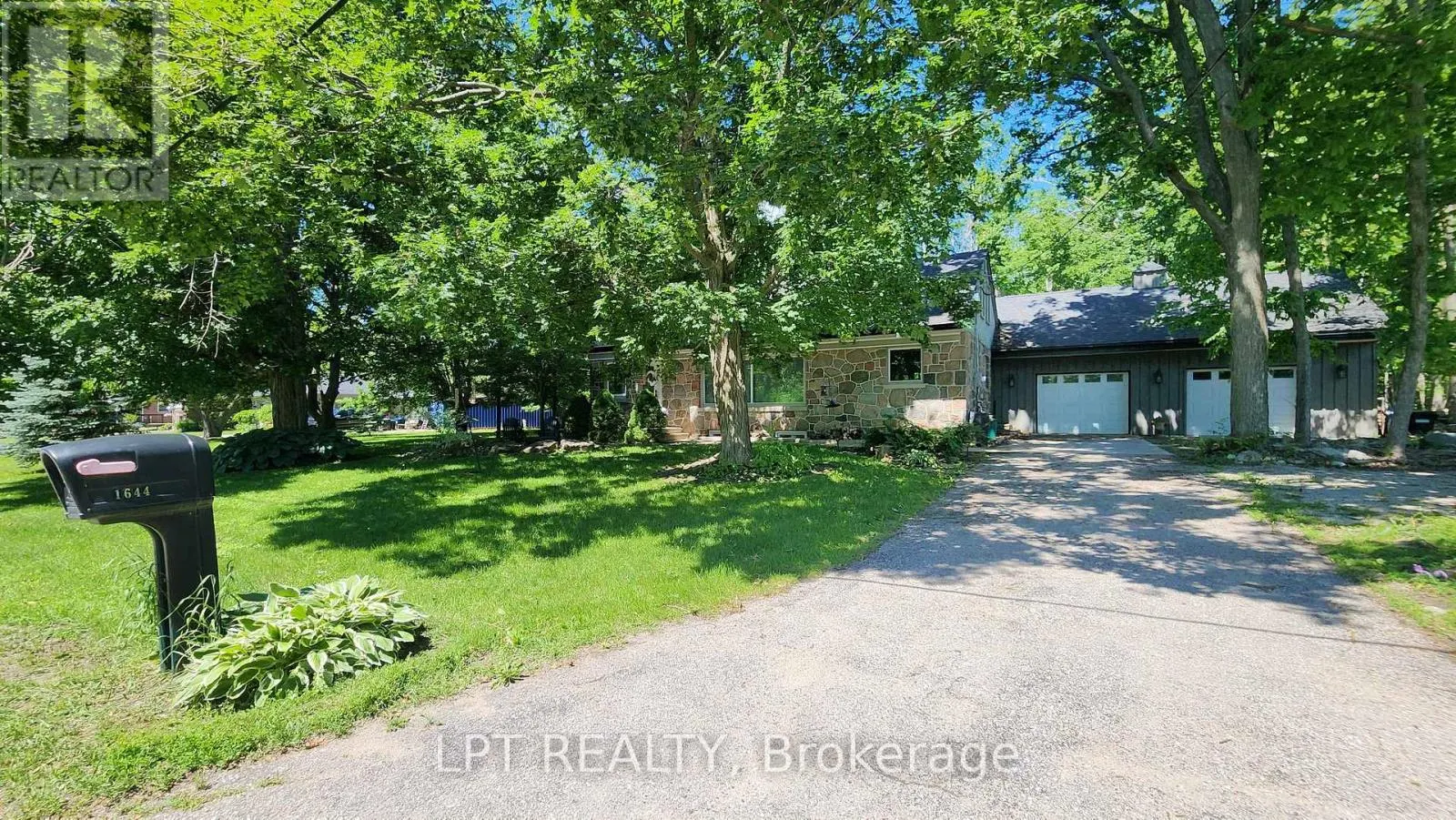 1644 RIDGE ROAD E